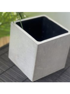 Beton kaspó - kocka, fekete belsővel