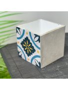 Kék Csempemintás Beton Kaspó - kocka, 2 oldalán mintázott, fehér belsővel