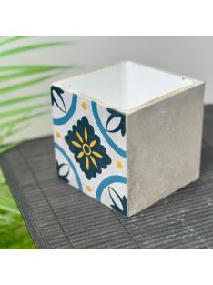   Kék Csempemintás Beton Kaspó - kocka, 2 oldalán mintázott, fehér belsővel