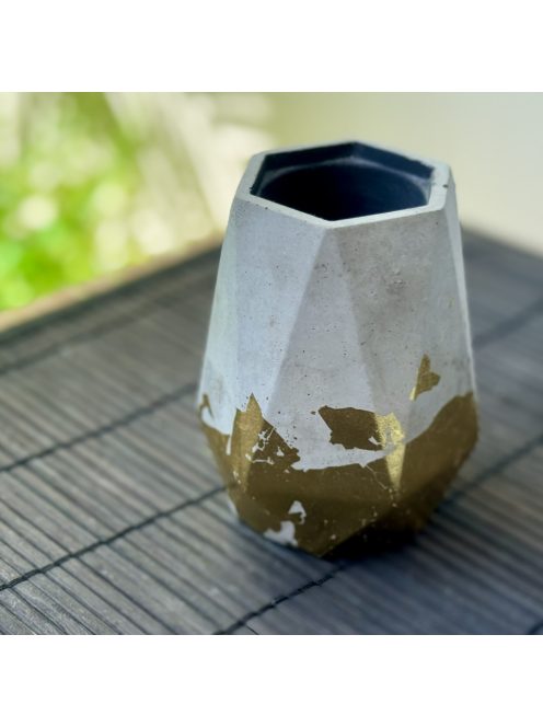 Aranyfóliázott tároló - poligon, fekete belsővel