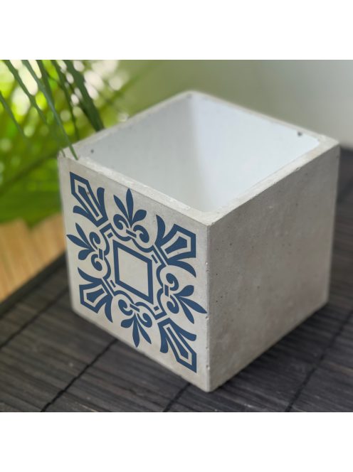 Görög Csempemintás Beton kaspó - kocka, 2 oldalán mintázott, fehér belsővel