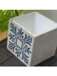   Görög Csempemintás Beton kaspó - kocka, 2 oldalán mintázott, fehér belsővel