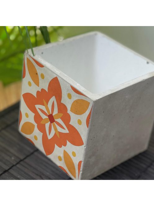 Narancs Csempemintás Beton kaspó - kocka, 2 oldalán mintázott, fehér belsővel
