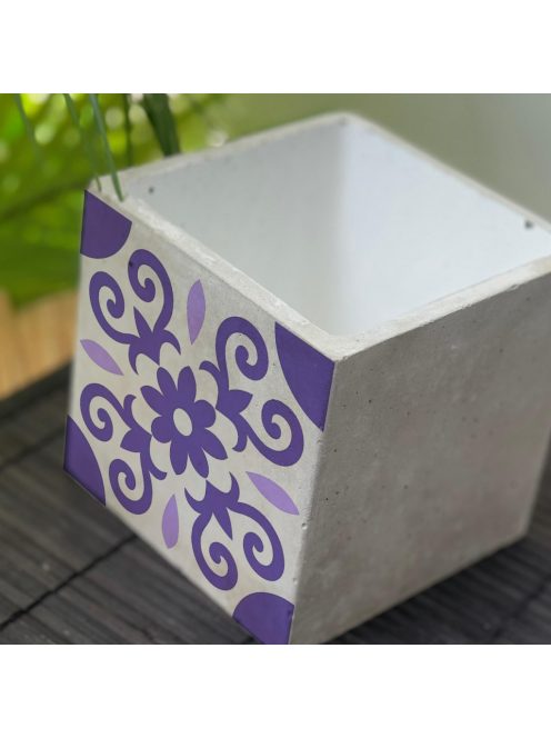 Lila Csempemintás Beton kaspó - kocka, fehér belsővel