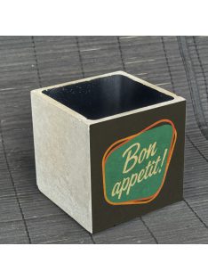   "Bon Appetit!" - kocka, 2 oldalán mintázott beton tároló/ evőeszköztartó, fekete belsővel