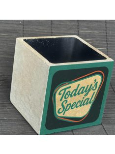   "Today's Special" kaspó - kocka, 2 oldalán mintázott beton tároló/ evőeszköztartó, fekete belsővel
