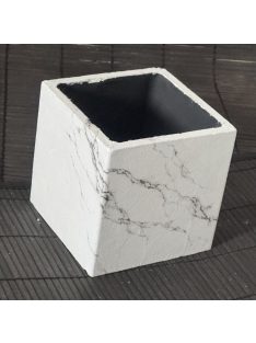 Márványmintás kaspó - kocka, fekete belsővel