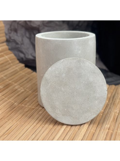 Henger tároló, tetővel - natúr beton