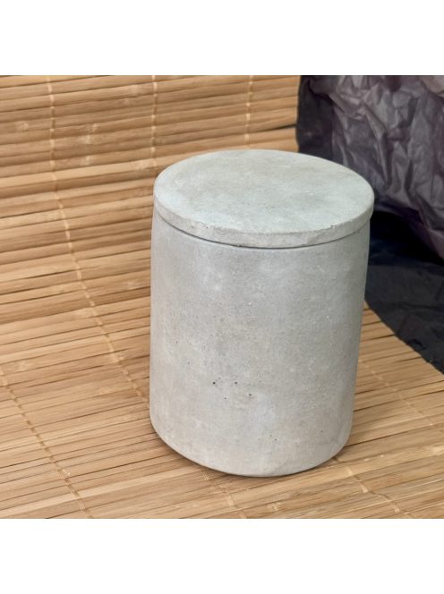 Henger tároló, tetővel - natúr beton