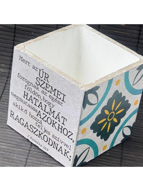 Idézetes, kék csempemintás kaspó - kocka, fehér belsővel v5 - 2 Krónika 16:9