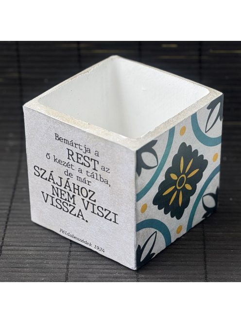 Idézetes, kék csempemintás kaspó - kocka, fehér belsővel v7 - Lukács 18:17