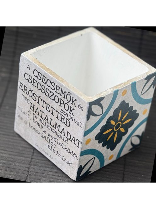 Idézetes, kék csempemintás kaspó - kocka, fehér belsővel v9 - Zsoltárok 34:6
