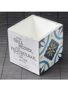   Idézetes, kék csempemintás kaspó - kocka, fehér belsővel v10 - Zsoltárok 34:6