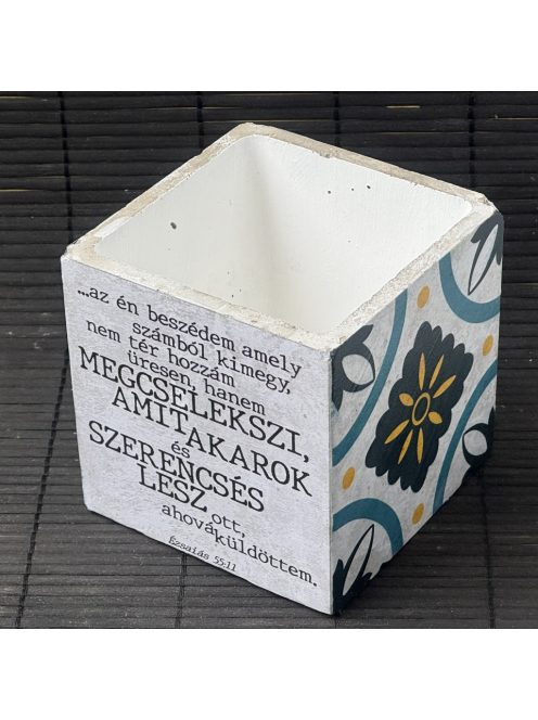 Idézetes, kék csempemintás kaspó - kocka, fehér belsővel v12 - Ézsaiás 55:11
