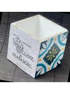 Idézetes, kék csempemintás kaspó - kocka, fehér belsővel v15 - 2 Korintus 3:17