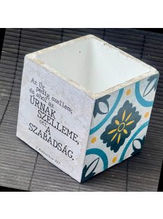   Idézetes, kék csempemintás kaspó - kocka, fehér belsővel v15 - 2 Korintus 3:17