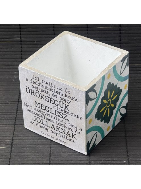 Idézetes, kék csempemintás kaspó - kocka, fehér belsővel v16 - Zsoltárok 37:18-19