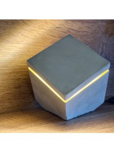   LED-es kocka lámpa - sarkán döntött, natúr beton - meleg fehér, beépített LED fényforrással