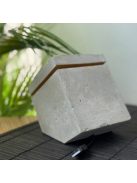 LED-es kocka lámpa - élén döntött, natúr beton - magenta színű, beépített fényforrással